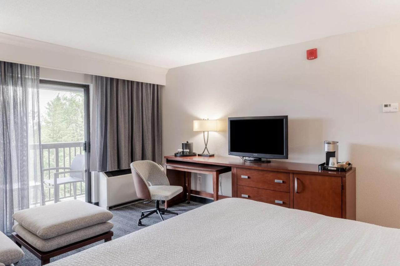 Courtyard Burlington Williston Ξενοδοχείο Εξωτερικό φωτογραφία