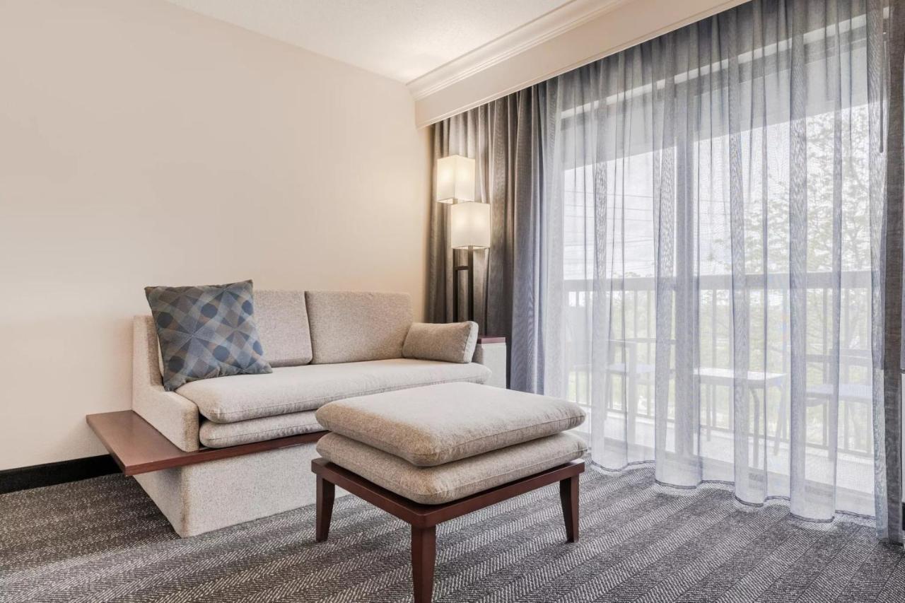 Courtyard Burlington Williston Ξενοδοχείο Εξωτερικό φωτογραφία