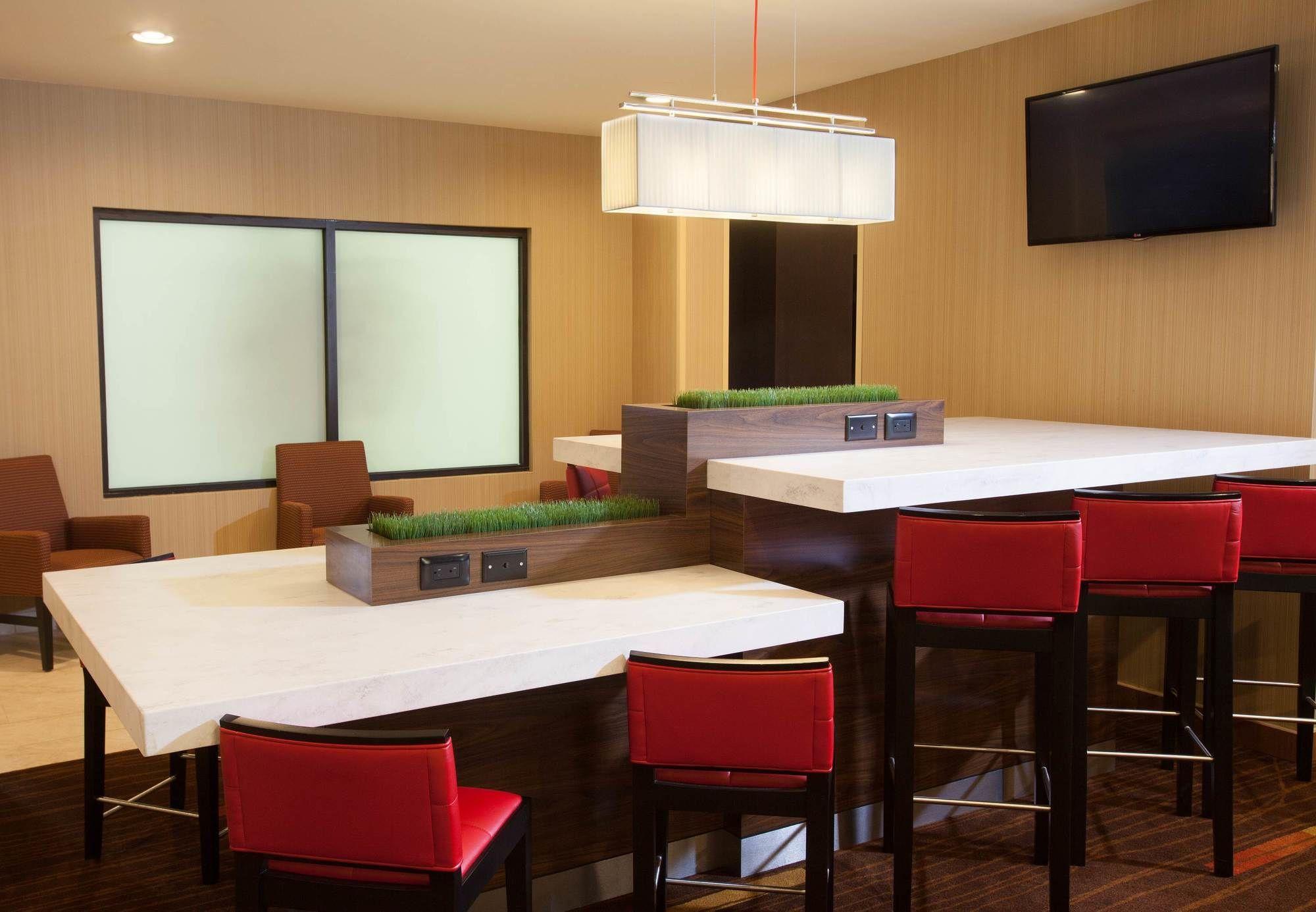 Courtyard Burlington Williston Ξενοδοχείο Εξωτερικό φωτογραφία
