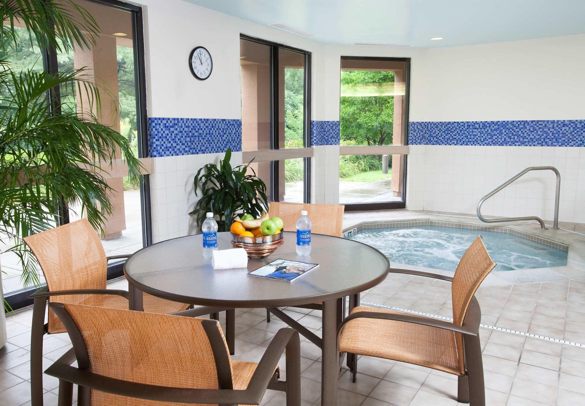 Courtyard Burlington Williston Ξενοδοχείο Εξωτερικό φωτογραφία