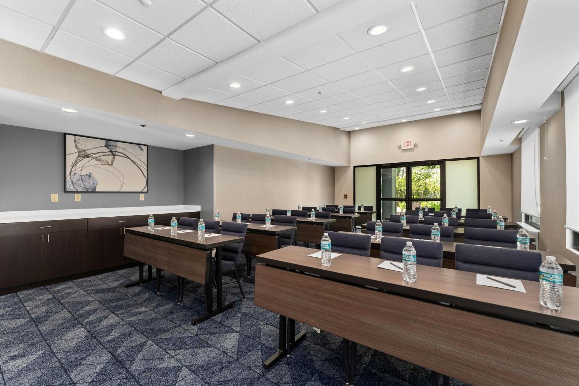 Courtyard Burlington Williston Ξενοδοχείο Εξωτερικό φωτογραφία