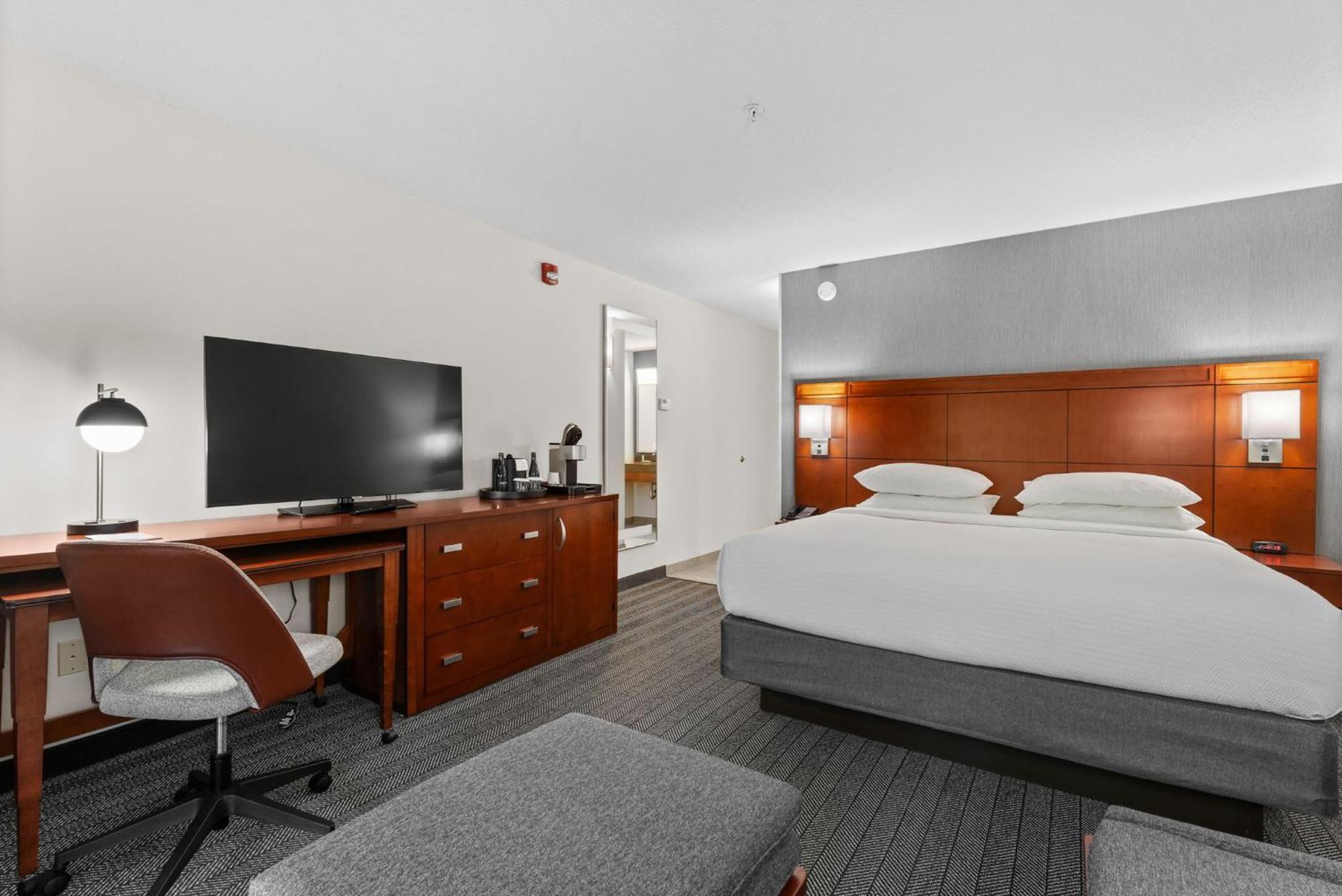 Courtyard Burlington Williston Ξενοδοχείο Εξωτερικό φωτογραφία