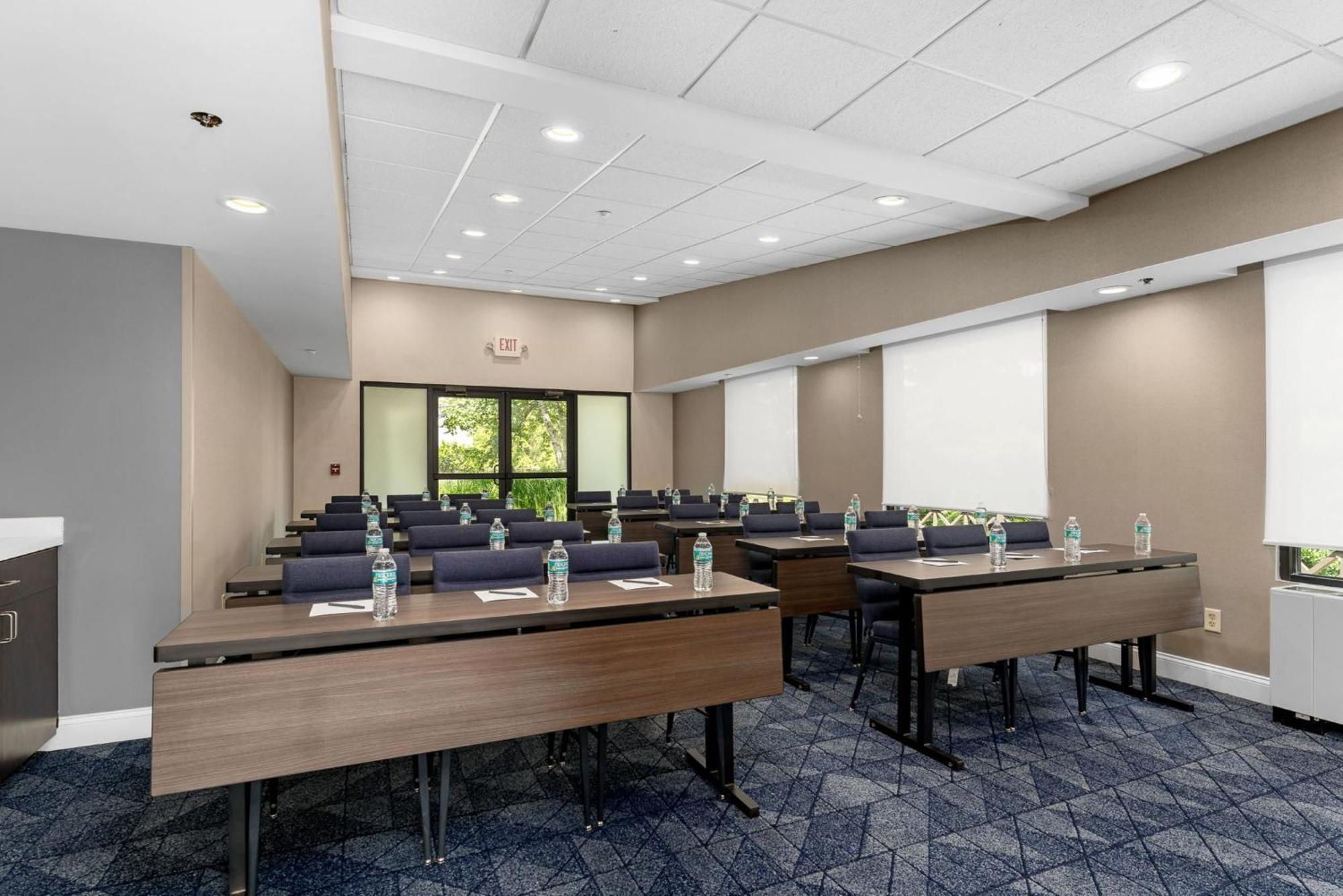 Courtyard Burlington Williston Ξενοδοχείο Εξωτερικό φωτογραφία