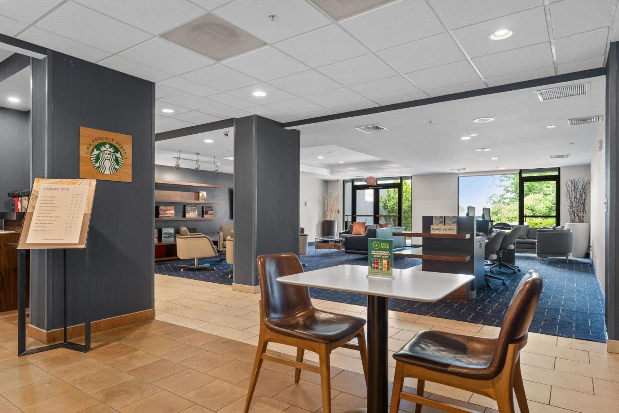 Courtyard Burlington Williston Ξενοδοχείο Εξωτερικό φωτογραφία