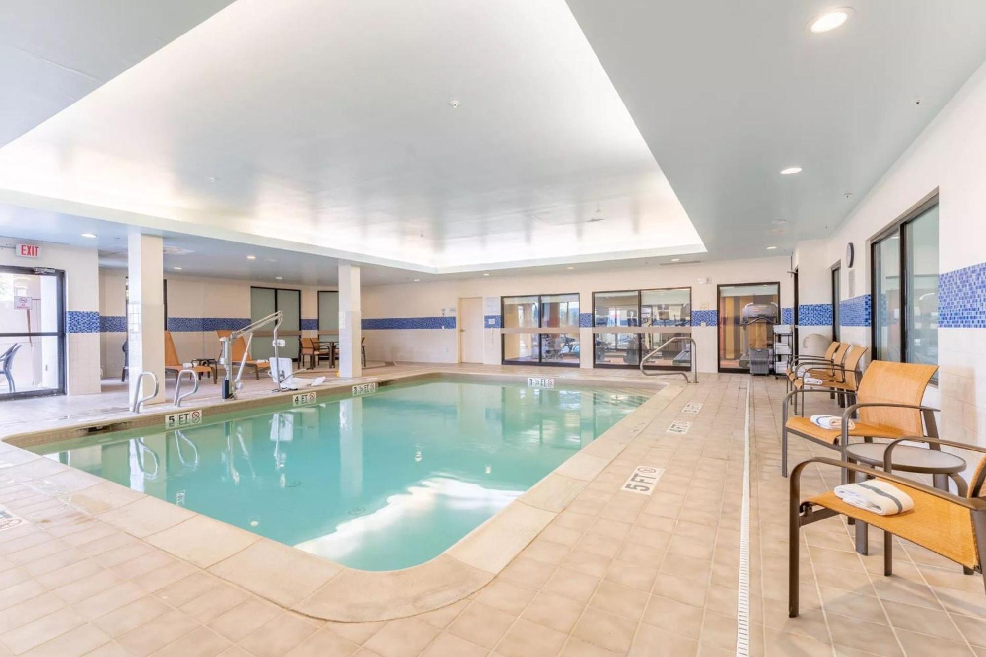 Courtyard Burlington Williston Ξενοδοχείο Εξωτερικό φωτογραφία