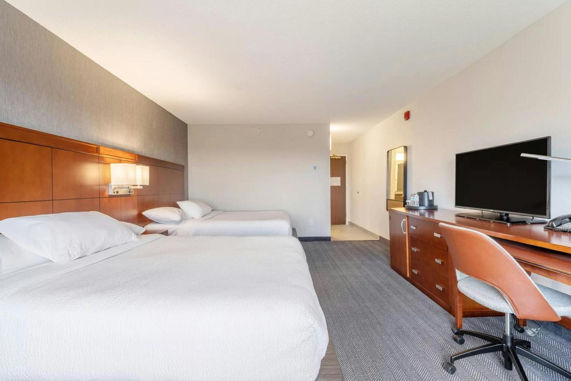 Courtyard Burlington Williston Ξενοδοχείο Εξωτερικό φωτογραφία