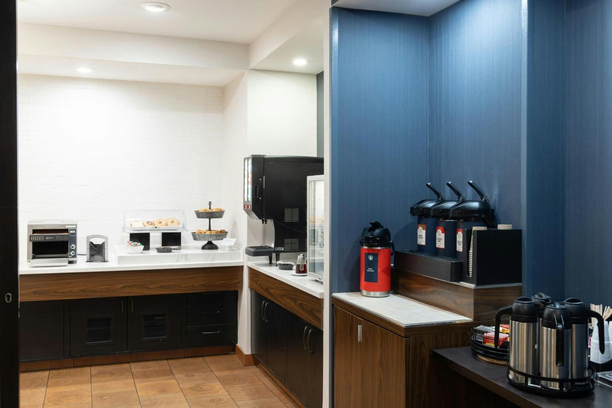 Courtyard Burlington Williston Ξενοδοχείο Εξωτερικό φωτογραφία