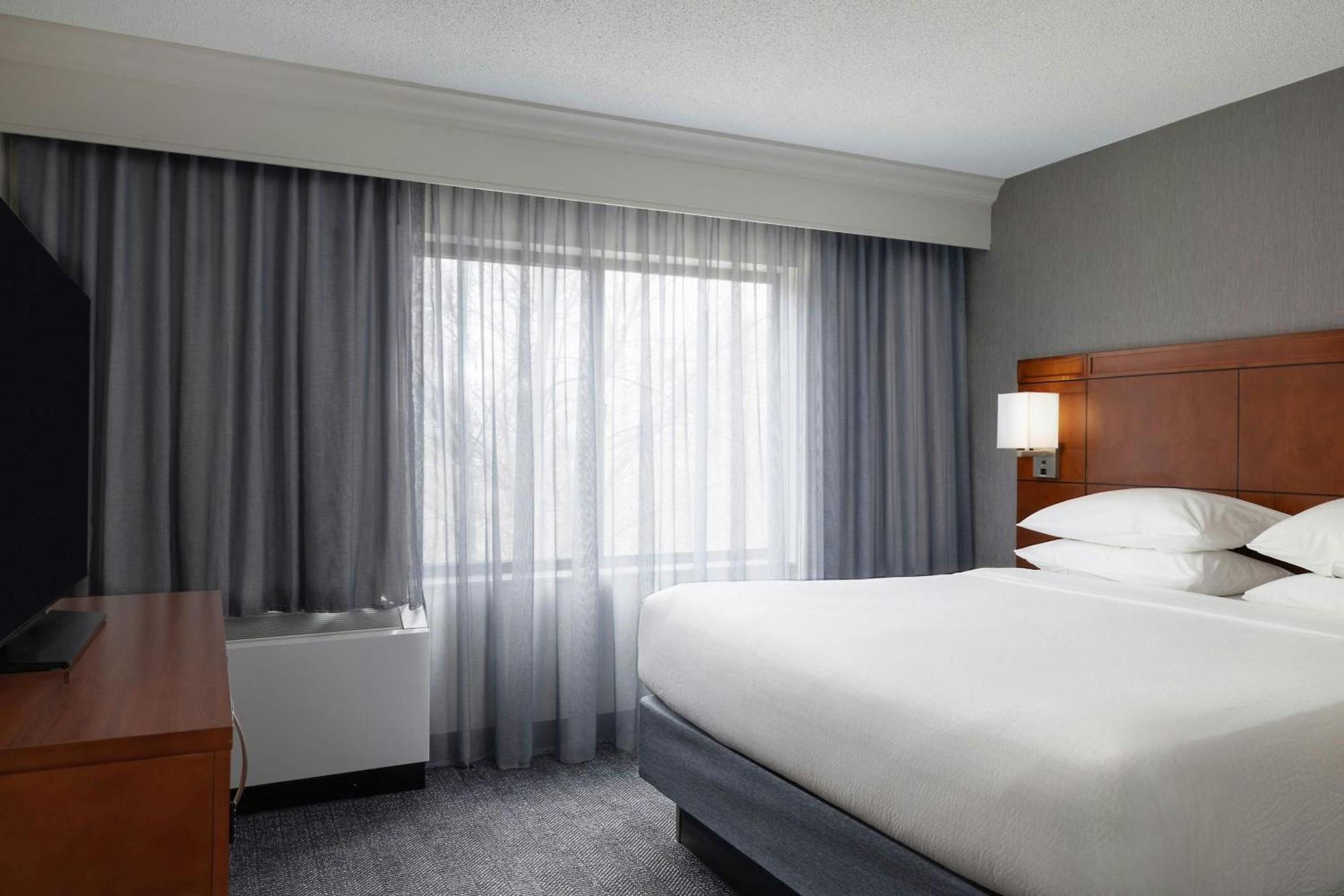 Courtyard Burlington Williston Ξενοδοχείο Εξωτερικό φωτογραφία