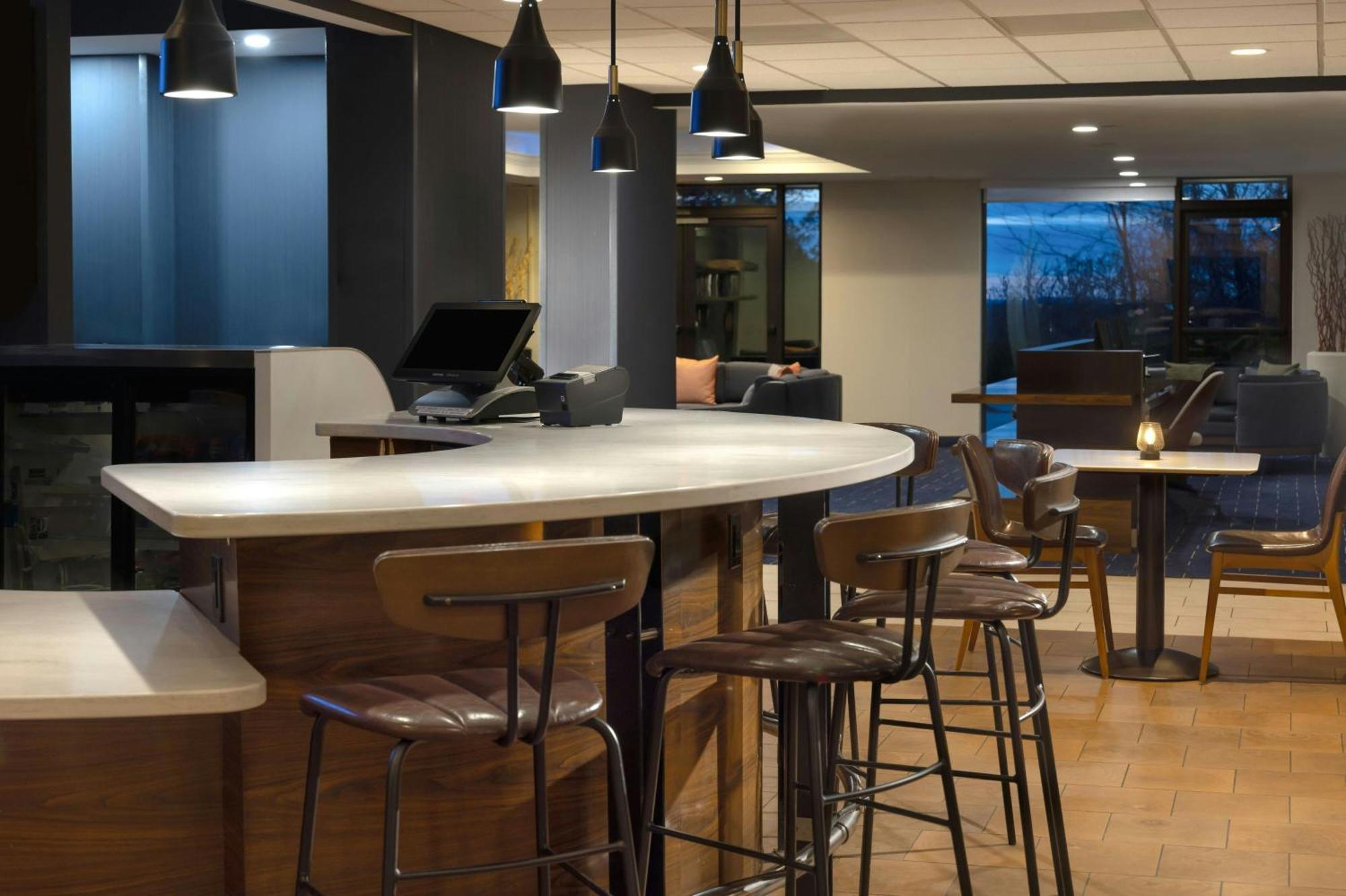 Courtyard Burlington Williston Ξενοδοχείο Εξωτερικό φωτογραφία